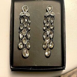 NIB Silver Plated Chrystal Drop Earrings